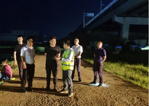 抗洪抢险报导-迎“汛”而上，奔赴前线 -320.png